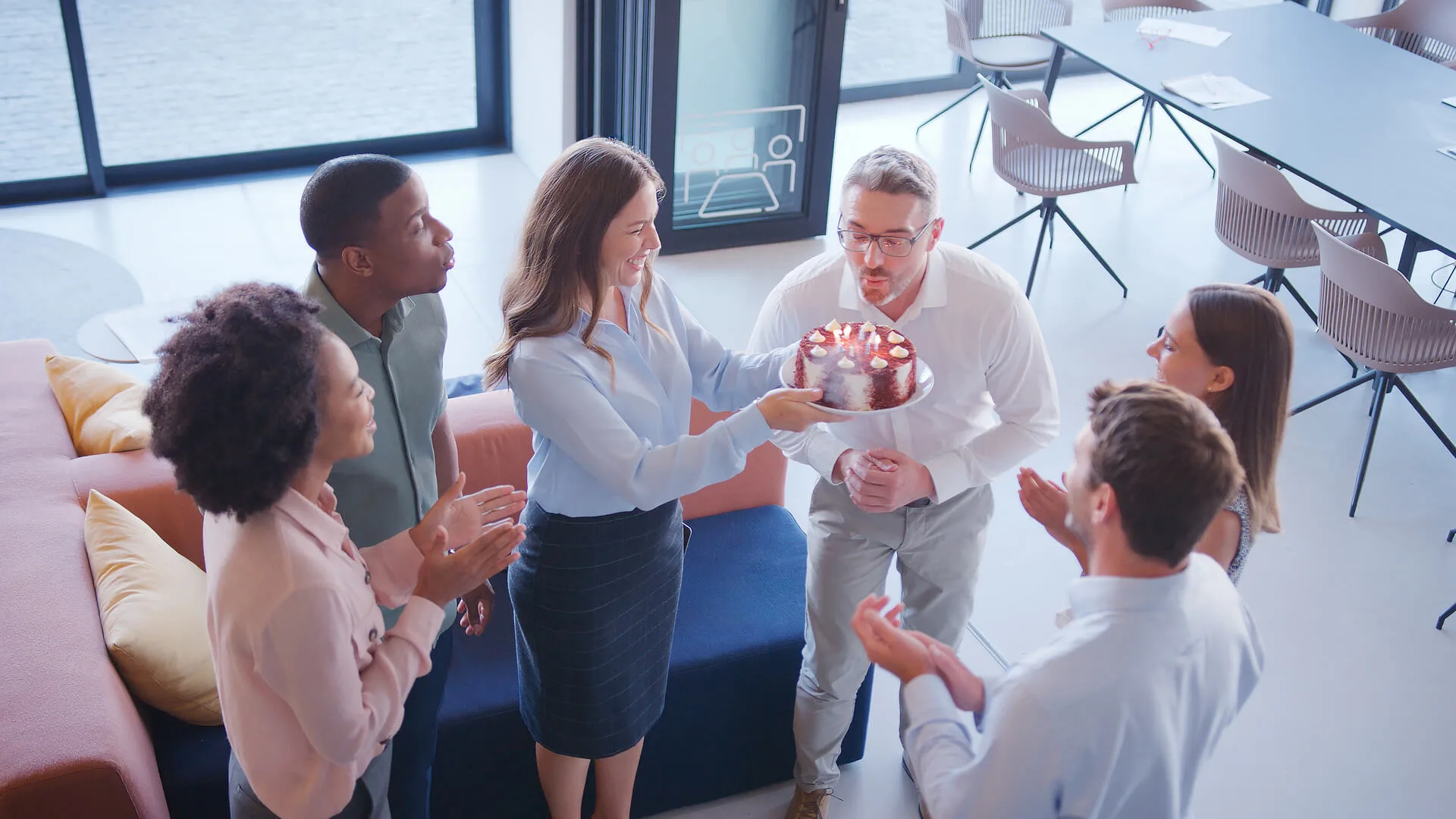 Подаръци за служители, които показват грижа и уважение